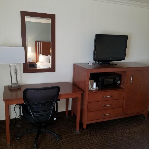 SureStay Hotel by Best Western Hollister image 27